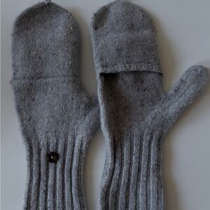 Madewell Gray Knit Mittens with Button Detail